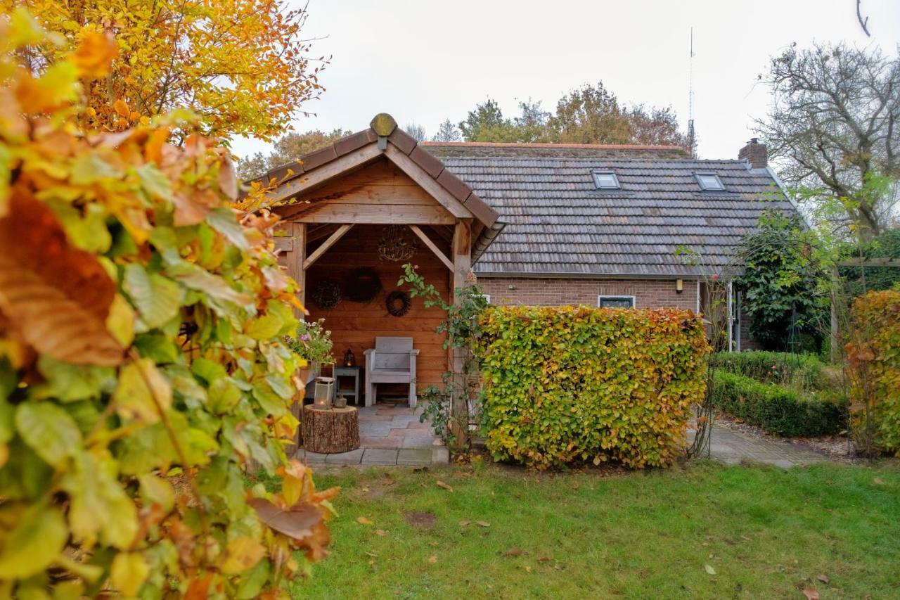 Oes-Tilber Bed and Breakfast Zweeloo Exteriör bild